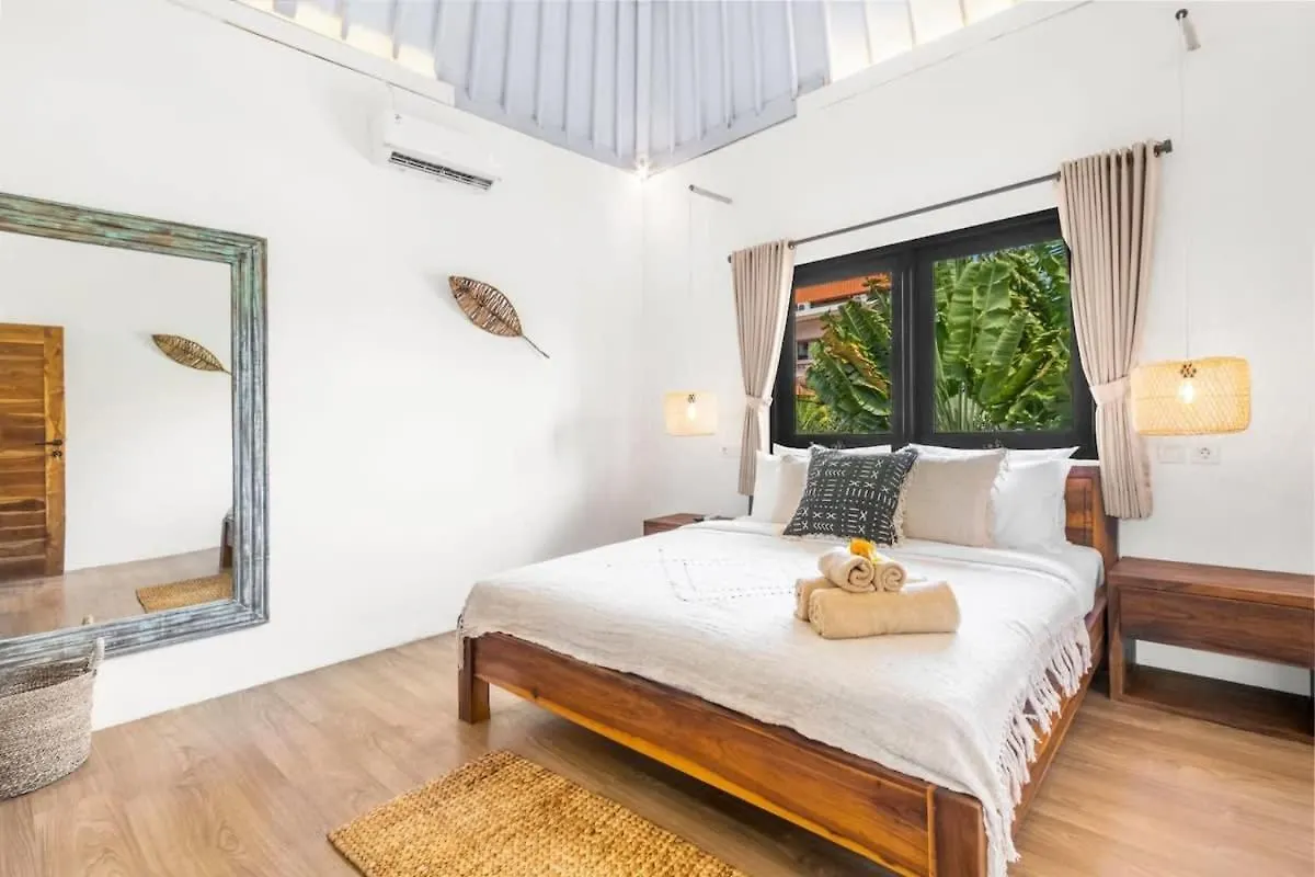 Villa New York - 4 Bdr Pool Luxury Villa, Next To The Forge Bali Seminyak