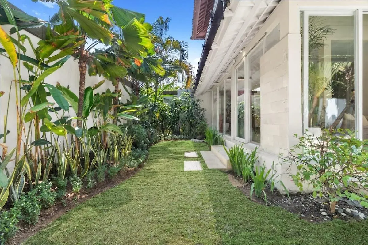 Villa New York - 4 Bdr Pool Luxury Villa, Next To The Forge Bali Seminyak